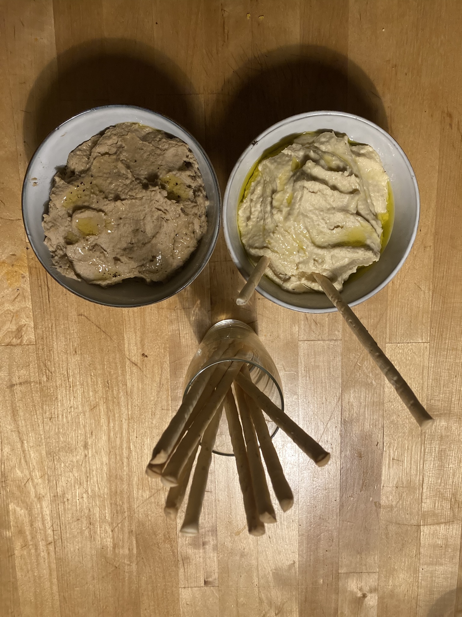 Houmous à l'ail noir